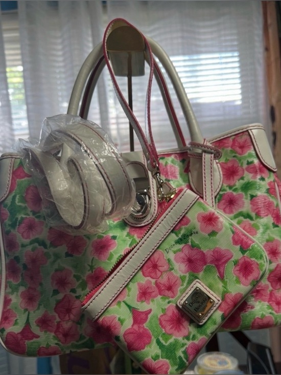 Dooney & Bourke Handbags - Dooney & Bourke White Tote with Pink Floral Print and Matching Wristlet